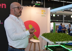 Frans van Uffelen explains Growfoam's special substrates.